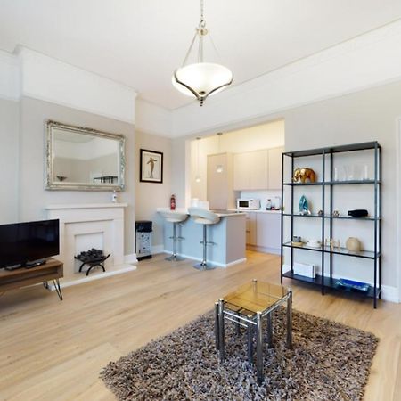 Super 1 Bedroom Flat In Hendon Near Middlesex University With Private Parking מראה חיצוני תמונה