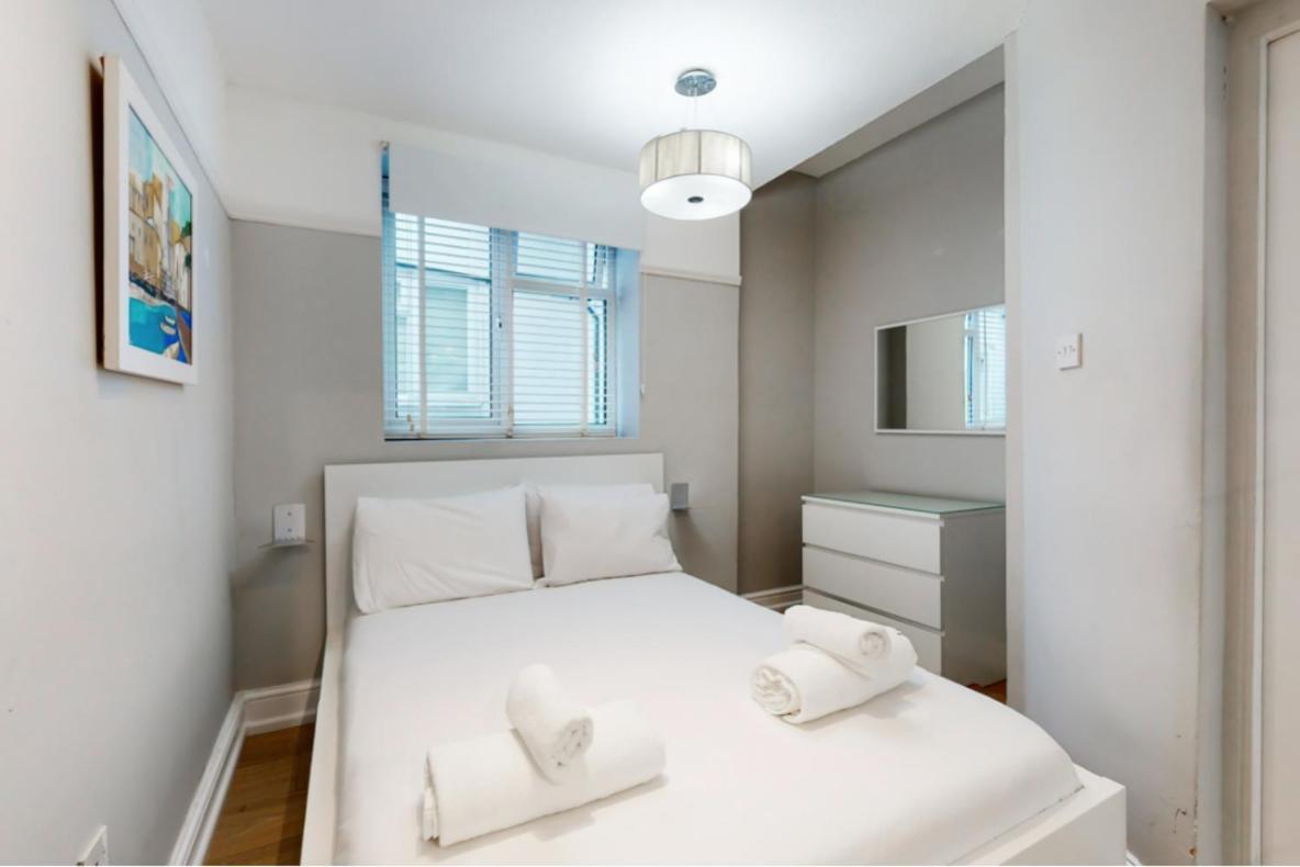 Super 1 Bedroom Flat In Hendon Near Middlesex University With Private Parking מראה חיצוני תמונה